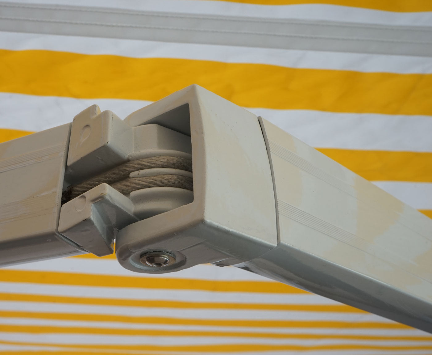 Aluminium zonnescherm MCW-E49, klaparm zonnescherm zonwering 2,5x2m ~ Polyester crème